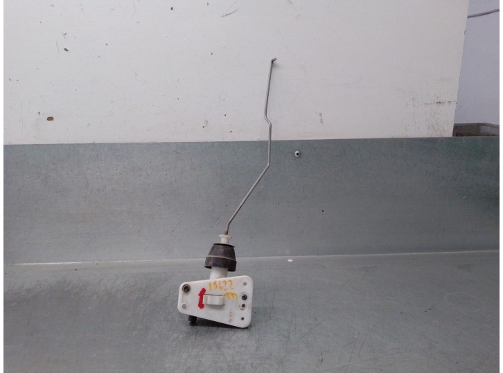 Recambio de motor cierre centralizado trasero derecho para audi 80 (82/83/84) 1.6 referencia OEM IAM 893862153A 4 PUERTAS