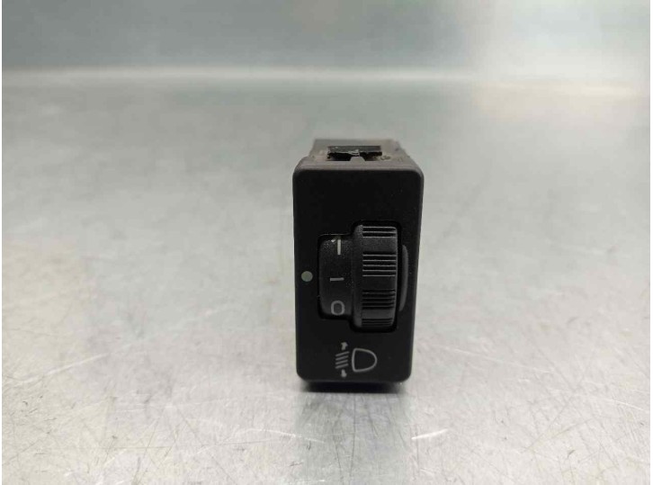 Recambio de mando para toyota aygo (kgb/wnb) básico referencia OEM IAM 841528D090 