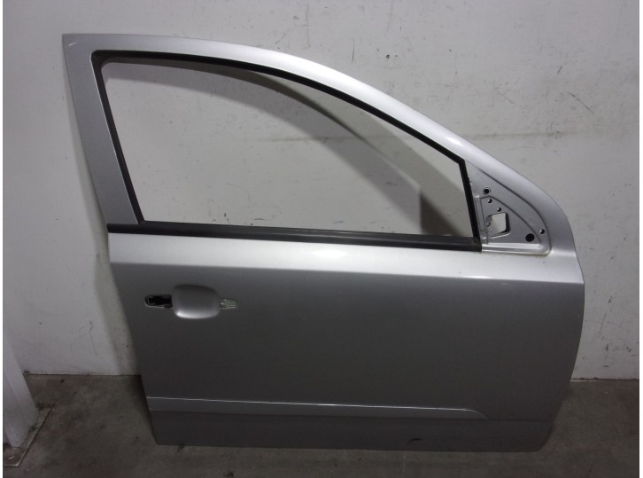 Recambio de puerta delantera derecha para opel astra h berlina 1.6 16v referencia OEM IAM 124588 GRIS 5 PUERTAS