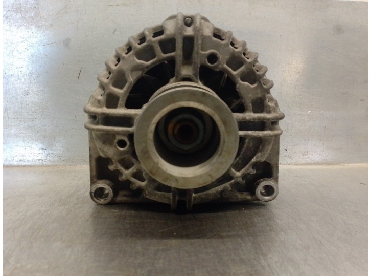Replacement alternator for Opel Astra H Saloon 1.6 16V OEM IAM reference 24447429 0124425005 BOSCH