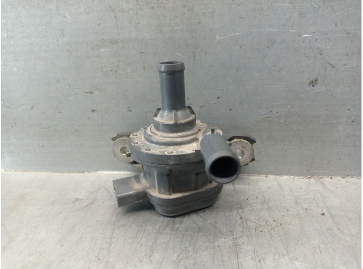 Recambio de bomba agua para toyota yaris 1.5 16v cat (híbrido) referencia OEM IAM G904052020 G904052020 33517H222261