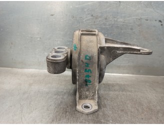 Recambio de soporte motor derecho para opel zafira a 2.0 dti referencia OEM IAM 5684644 