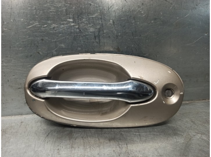 Replacement front left exterior door handle for Kia Carnival II 2.9 CRDi cat OEM IAM reference K53A59410 5 DOORS