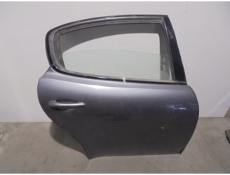 Recambio de puerta trasera derecha para maserati quattroporte referencia OEM IAM GRIS OSCURO 4 PUERTAS