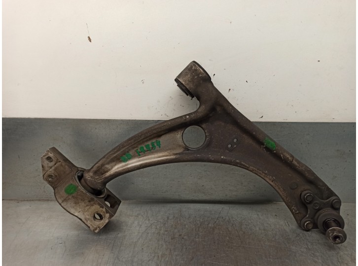 Replacement front right lower suspension arm for Volkswagen Passat Saloon (3C2) 2.0 TDI OEM IAM reference 3C040715