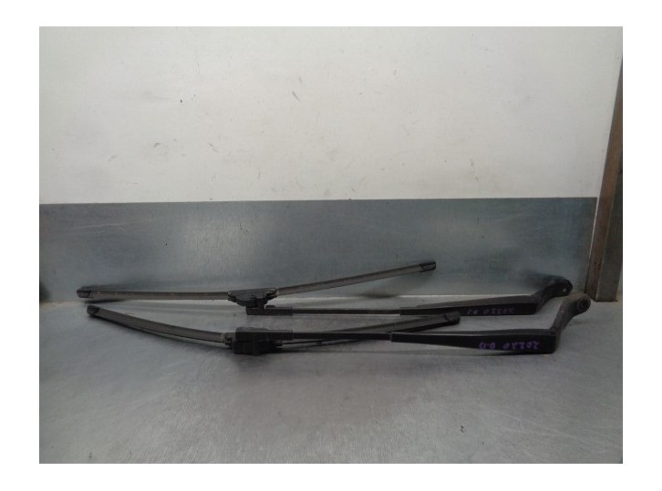 Recambio de brazo limpia delantero derecho para ford galaxy (vy) 1.9 tdi cat referencia OEM IAM 123128 1231208 
