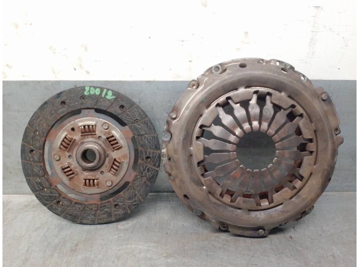 Replacement clutch kit for Dacia Dokker 1.6 CAT (bivalent. petrol / LPG) OEM IAM reference 302052307R VALEO