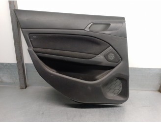 Recambio de guarnecido puerta trasera izquierda para peugeot 308 style referencia OEM IAM 98013171ZD 5 PUERTAS