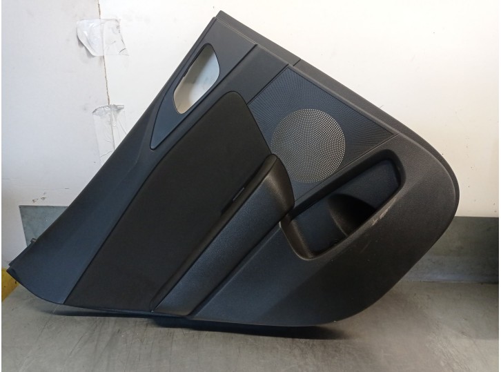 Recambio de guarnecido puerta trasera izquierda para kia xceed (cd) 1.0 t-gdi referencia OEM IAM 83301J7812DQD 83301J7812 