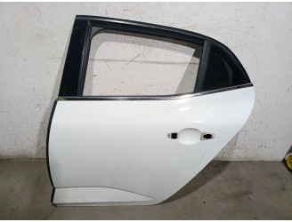 Recambio de puerta trasera izquierda para renault megane iv hatchback (b9a/m/n_) 1.5 dci 110 (b9a3) referencia OEM IAM 821011161