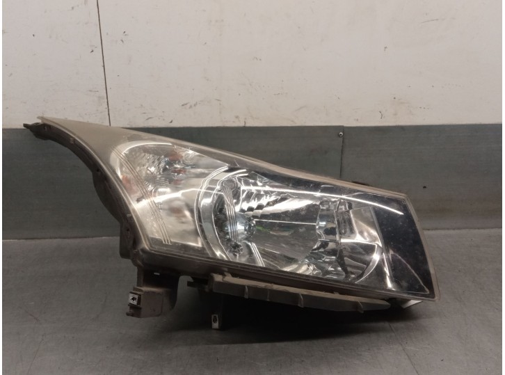Replacement right headlight for Chevrolet Cruze 1.6 CAT OEM IAM reference 95137776 95137776 