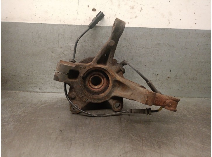 Recambio de mangueta delantera izquierda para dacia sandero ii 0.9 tce cat referencia OEM IAM 400150937R 400150937R 