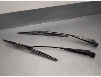 Recambio de brazo limpia delantero izquierdo para ford fiesta (dx) 1.3 cat referencia OEM IAM 1059108 