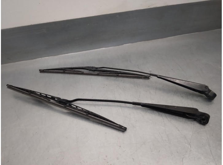 Recambio de brazo limpia delantero izquierdo para ford fiesta (dx) 1.3 cat referencia OEM IAM 1059108 