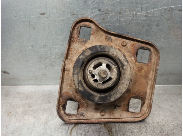 Replacement right engine mount for Ford Fiesta saloon 1.25 16v cat OEM IAM reference 1099547 