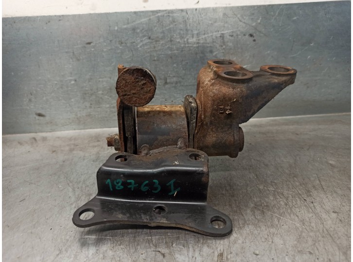 Recambio de soporte motor izquierdo para mazda 323 berlina c/f/s (ba) 1.5 c referencia OEM IAM BC1D39100E 