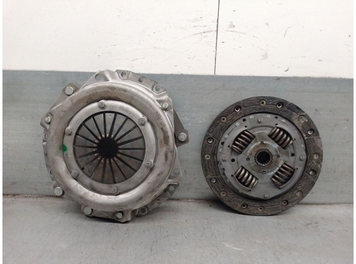 Recambio de kit embrague para peugeot 206 hatchback (2a/c) 1.4 i referencia OEM IAM 318024810 205288 LUK