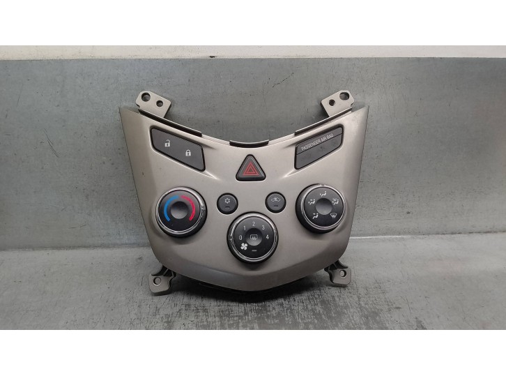 Recambio de mando calefaccion / aire acondicionado para chevrolet aveo 1.3 diesel cat referencia OEM IAM 95076695 