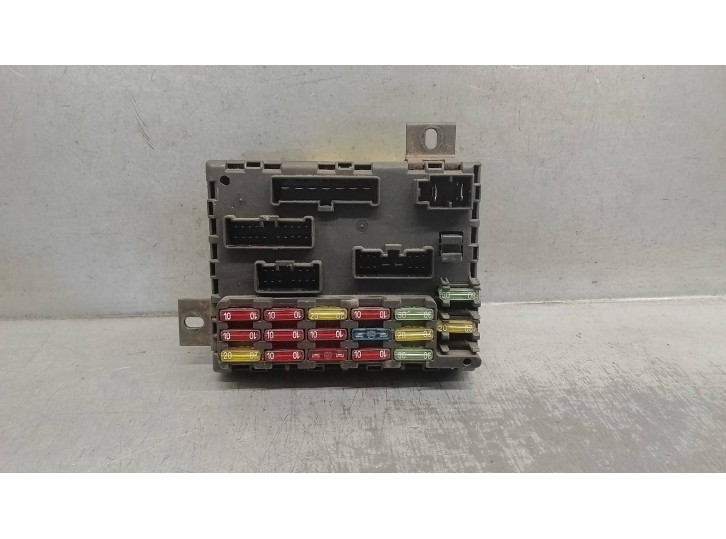 Recambio de caja reles / fusibles para alfa romeo 156 (116) 1.9 jtd cat referencia OEM IAM 46447809  