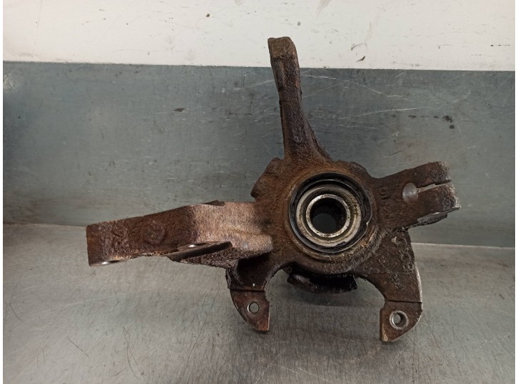 Replacement front right stub axle for Mazda 323 Saloon C/F/S (BA) 1.5 C OEM IAM reference B01L33020B 