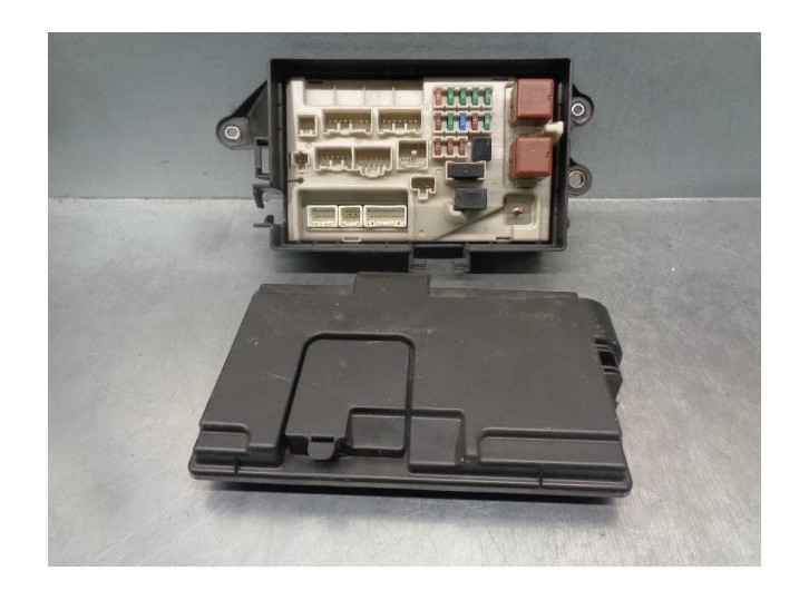 Recambio de caja reles / fusibles para lexus ls430 (ucf30) básico (07.2003) referencia OEM IAM 8267050080  