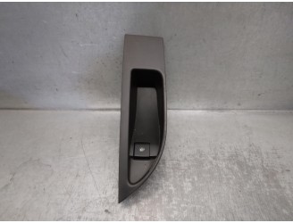 Replacement rear right window switch for Opel Astra J Sports Tourer 1.7 16V CDTi OEM IAM reference 13301888 
