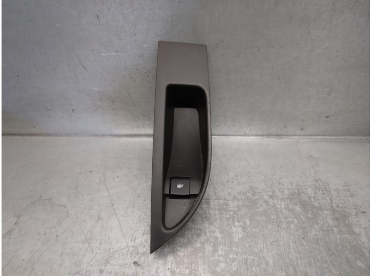 Recambio de mando elevalunas trasero derecho para opel astra j sports tourer 1.7 16v cdti referencia OEM IAM 13301888 