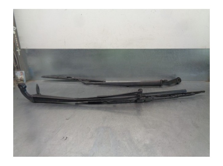 Recambio de brazo limpia delantero derecho para lexus ls430 (ucf30) básico (07.2003) referencia OEM IAM 8522150100 8521150110 