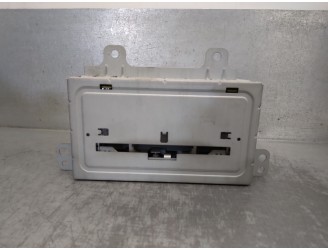Replacement audio system / CD radio for Opel Astra J Sports Tourer 1.7 16V CDTi OEM IAM reference 22805138 22805138 BOSCH