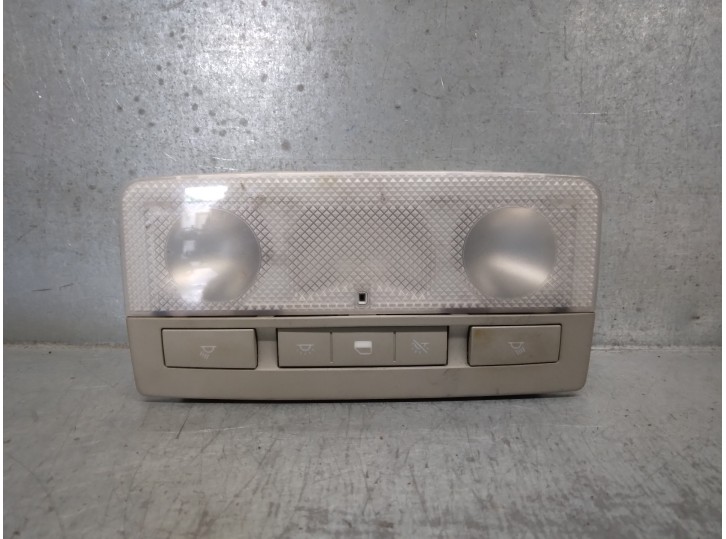 Recambio de luz interior para opel astra j sports tourer 1.7 16v cdti referencia OEM IAM 22774321 316627975 GM