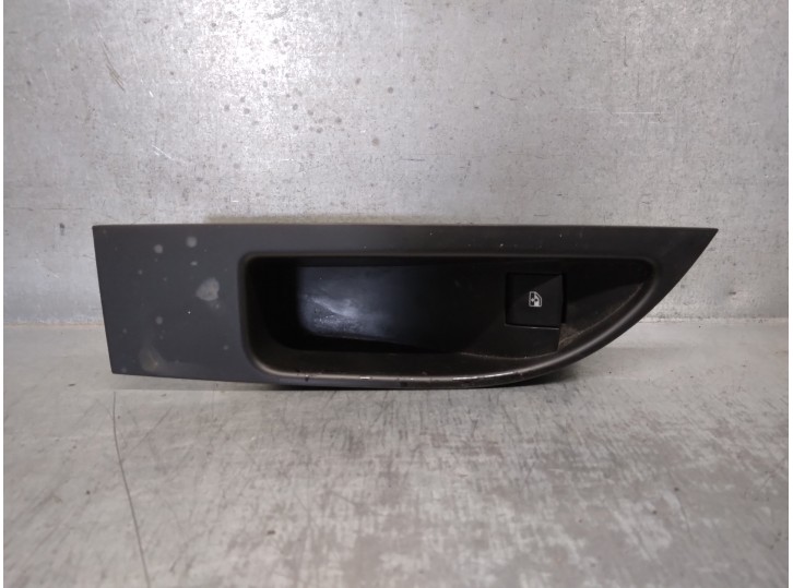 Recambio de mando elevalunas trasero izquierdo para opel astra j sports tourer 1.7 16v cdti referencia OEM IAM 13301888 