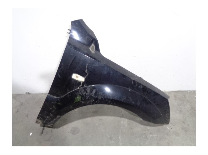 Recambio de aleta delantera derecha para kia sorento 2.5 crdi active referencia OEM IAM 663213E141 NEGRA 