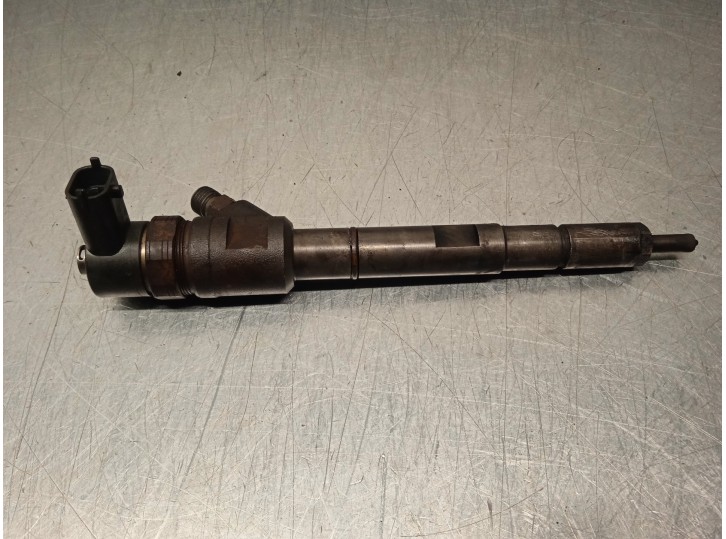 Recambio de inyector para kia sorento 2.5 crdi active referencia OEM IAM 338004A500 0445110275 BOSCH