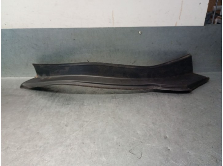 Recambio de molduras traseras para citroën ds5 2.0 hdi fap referencia OEM IAM 9672702777 9672702780 