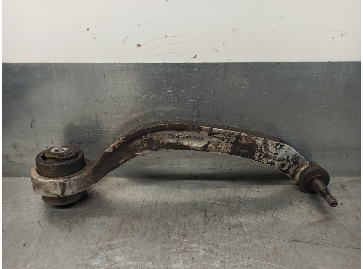 Replacement right front lower suspension arm for Audi A4 Saloon (B5) 1.8 20V Turbo OEM IAM reference 4D0407696J 