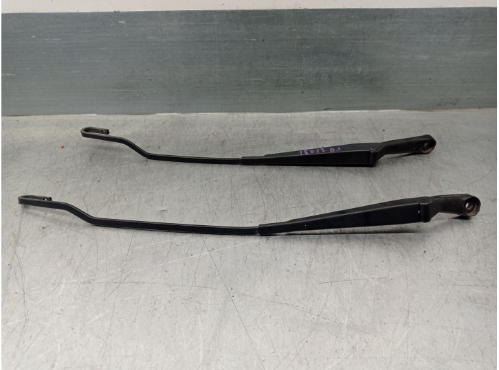 Recambio de brazo limpia delantero derecho para volkswagen passat berlina (3b3) 1.9 tdi referencia OEM IAM 3B1955410 3B1955409 