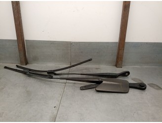 Recambio de brazo limpia delantero derecho para bmw 2 active tourer (f45) 218 d referencia OEM IAM 6161733596308  6161733597108