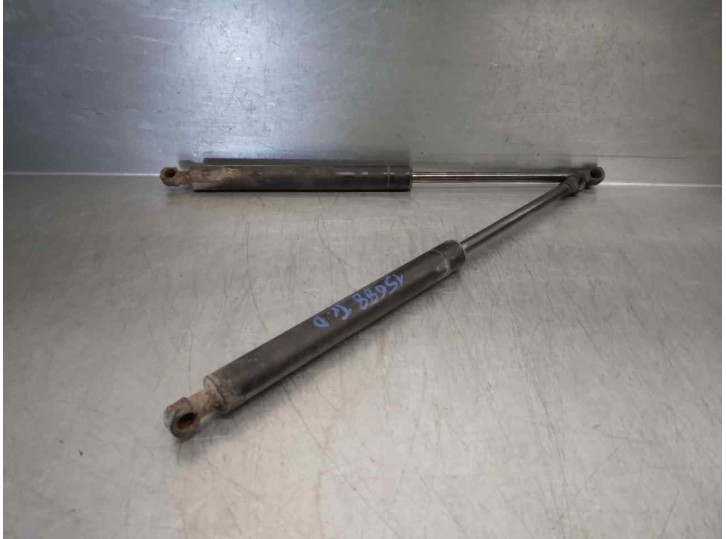 Replacement trunk / tailgate shock absorbers for Daewoo Tacuma CDX OEM IAM reference 96394240 