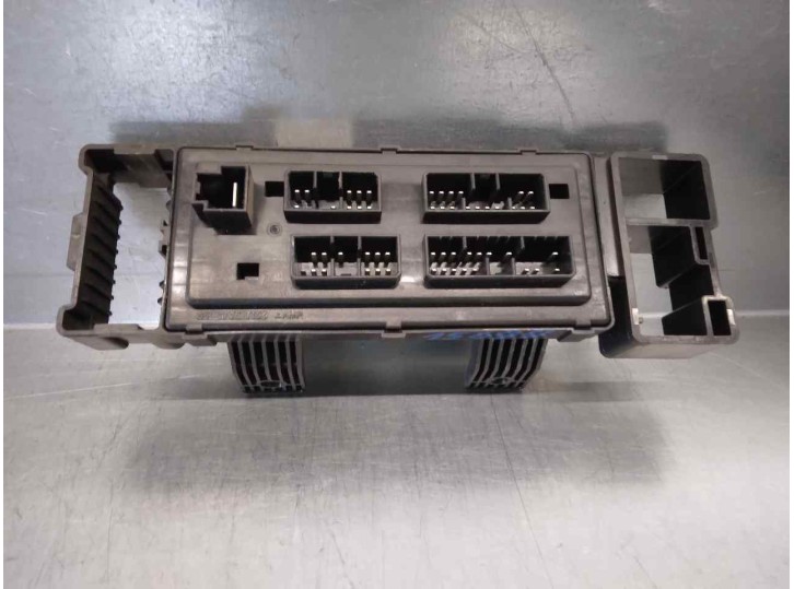 Recambio de caja reles / fusibles para daewoo tacuma cdx referencia OEM IAM 03124N 