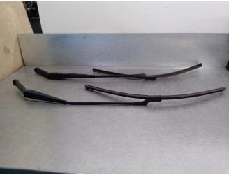 Recambio de brazo limpia delantero derecho para peugeot 508 2.0 blue-hdi fap referencia OEM IAM 9686437780 9686437680 