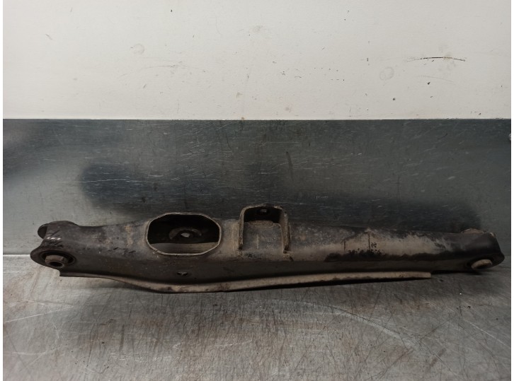 Recambio de brazo suspension inferior trasero derecho para mitsubishi lancer berlina (cy0) inform referencia OEM IAM 4113A011  