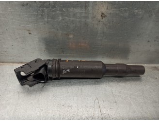 Replacement ignition coil for Peugeot 308 SW Confort OEM IAM reference 8647689 0221504470 BOSCH