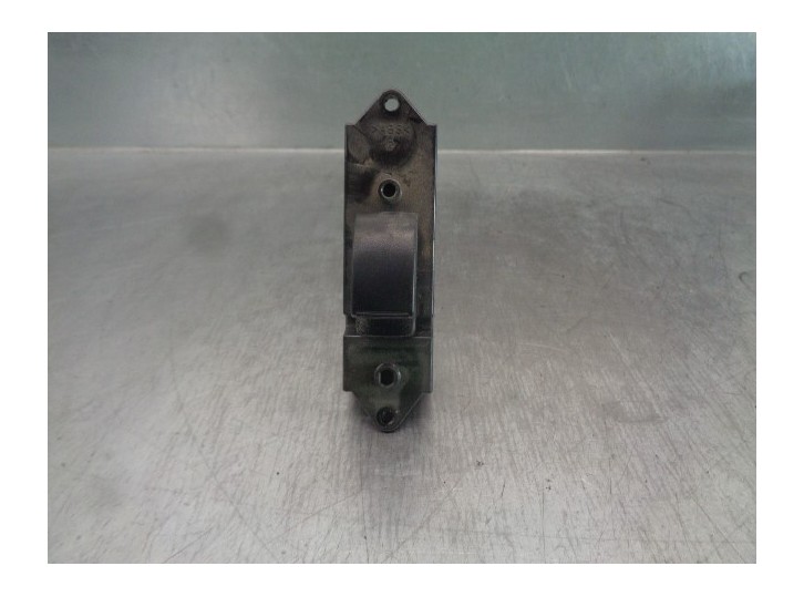 Recambio de mando elevalunas trasero derecho para mitsubishi lancer berlina (cy0) inform referencia OEM IAM 8608A066  
