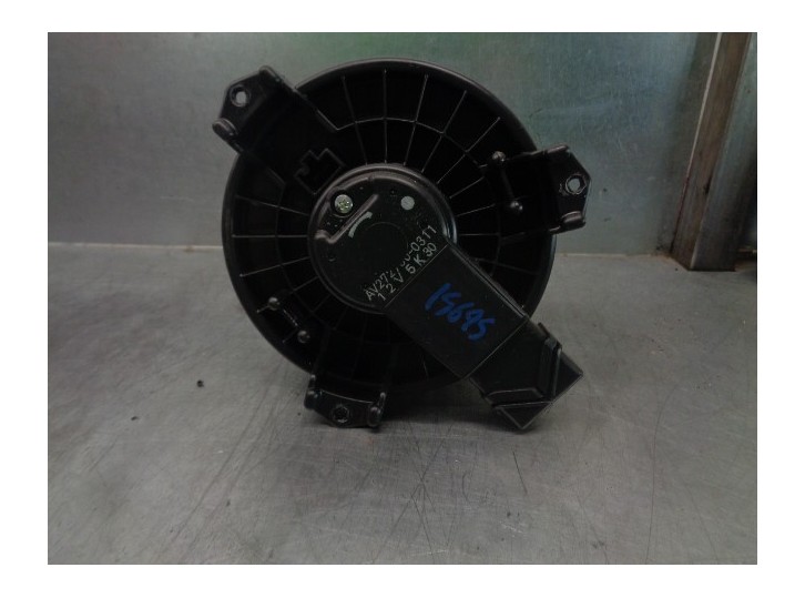 Recambio de motor calefaccion para toyota yaris (_p9_) 1.4 d-4d (nlp90_) referencia OEM IAM AV2727000311 871030D100 