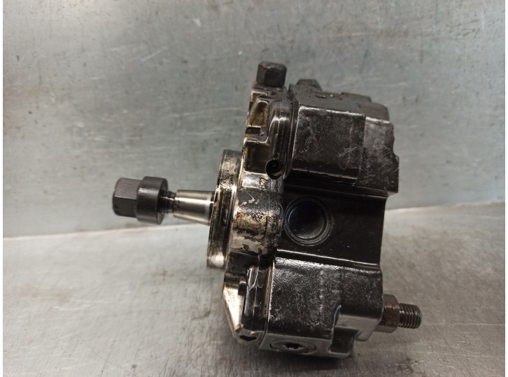 Recambio de bomba inyeccion para bmw serie 3 touring (e46) 2.0 16v diesel cat referencia OEM IAM 7788670 0445010045 BOSCH