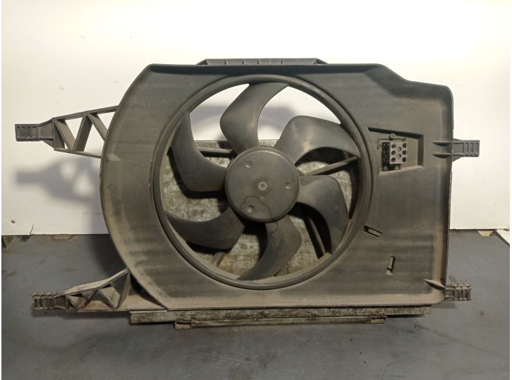 Recambio de electroventilador para renault laguna ii (bg0/1_) 1.6 16v (bg0a, bg0l) referencia OEM IAM 8200025635 7701049657 