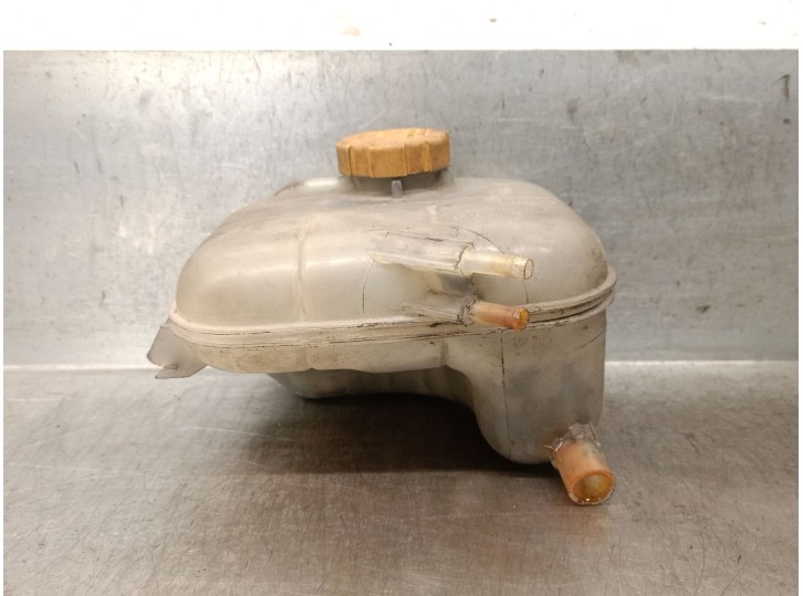 Recambio de deposito expansion para opel astra h berlina 1.7 16v cdti referencia OEM IAM 24469940 1304241 13114995