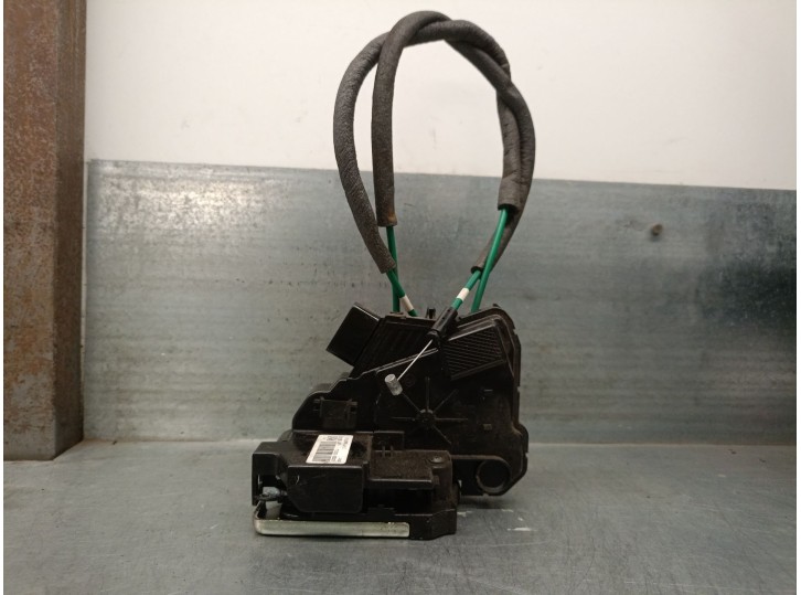 Recambio de cerradura puerta trasera izquierda para ssangyong xlv suv e-xgi 160 referencia OEM IAM 7132035001  