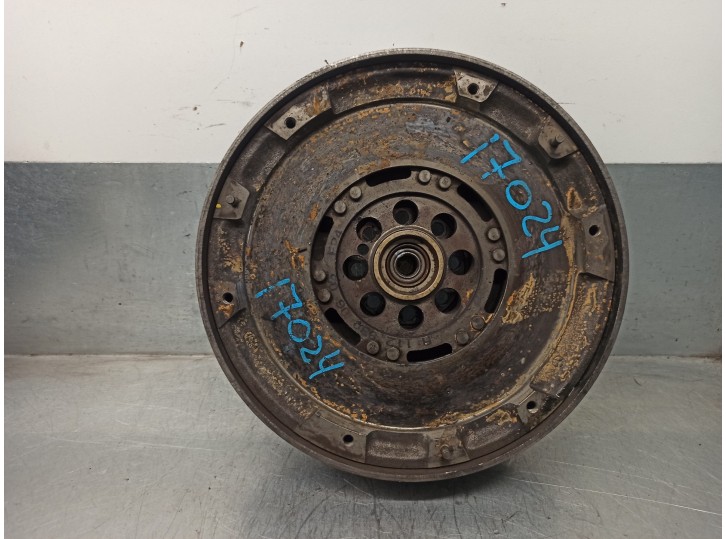 Recambio de volante motor para mercedes-benz clase e (w210) berlina 2.4 v6 18v cat referencia OEM IAM A1120300605 