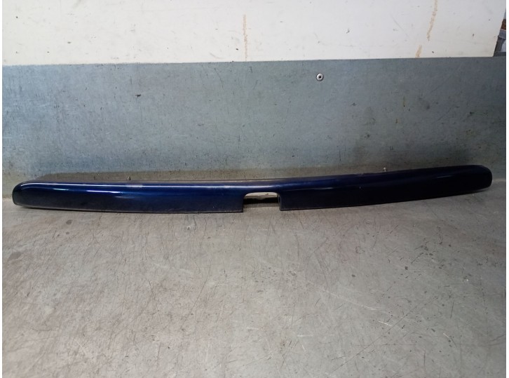 Recambio de molduras traseras para citroën xsara (n1) 1.9 td referencia OEM IAM 9639043977 874299 